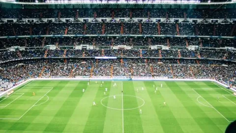 《梦想照进现实！格罗斯重返布莱顿，战袍加身，编号锁定30号传奇！》